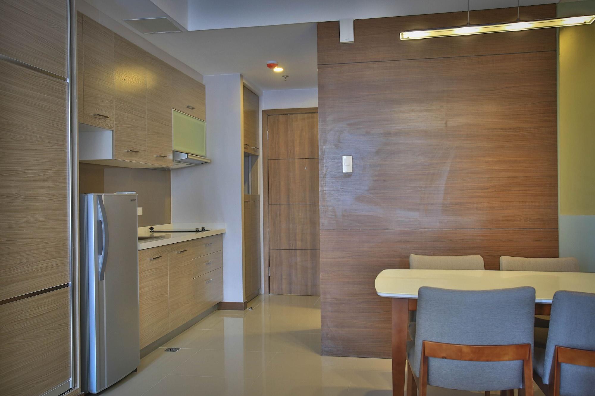 Valero Grand Suites By Swiss-Belhotel Makati City Exterior photo
