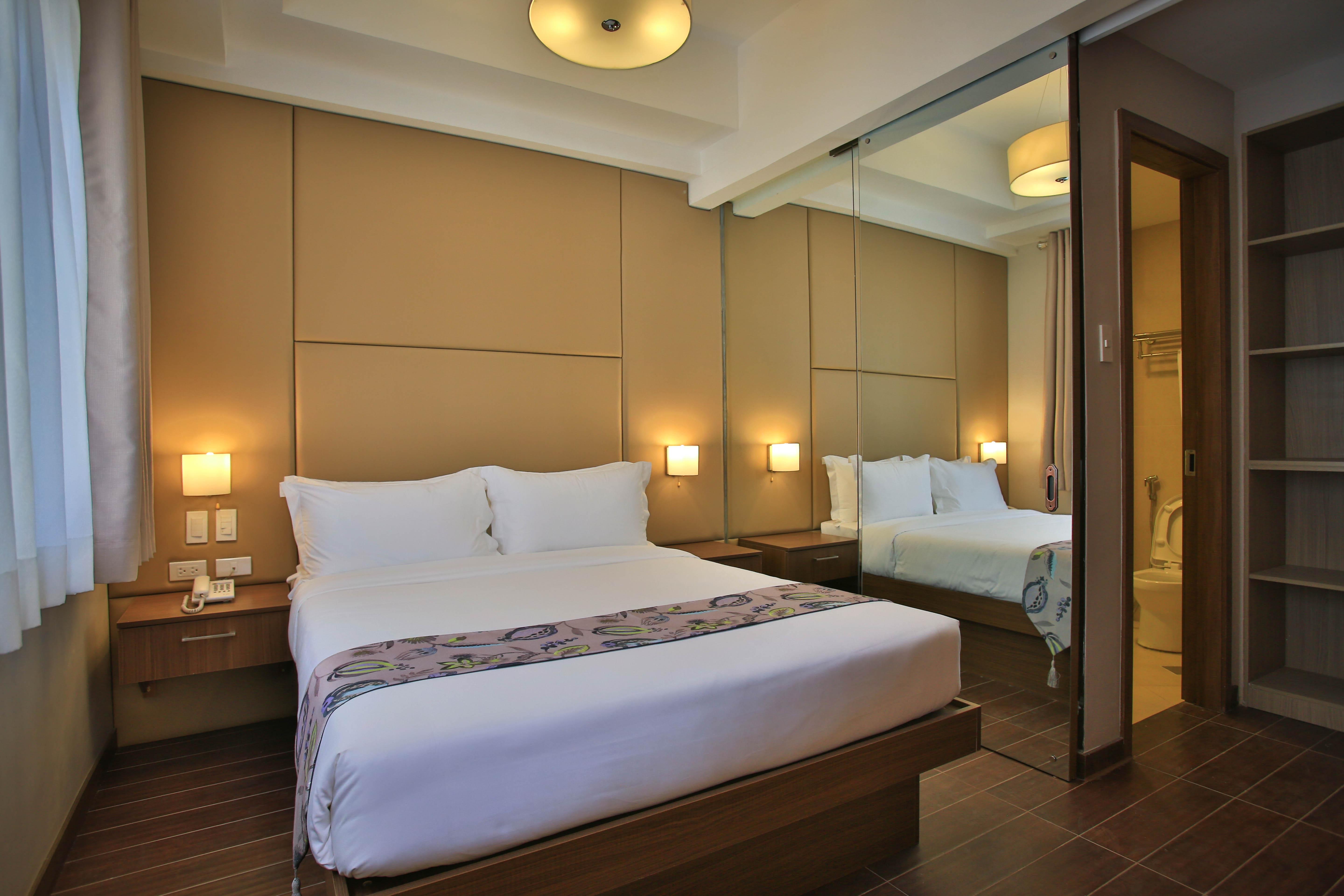 Valero Grand Suites By Swiss-Belhotel Makati City Exterior photo