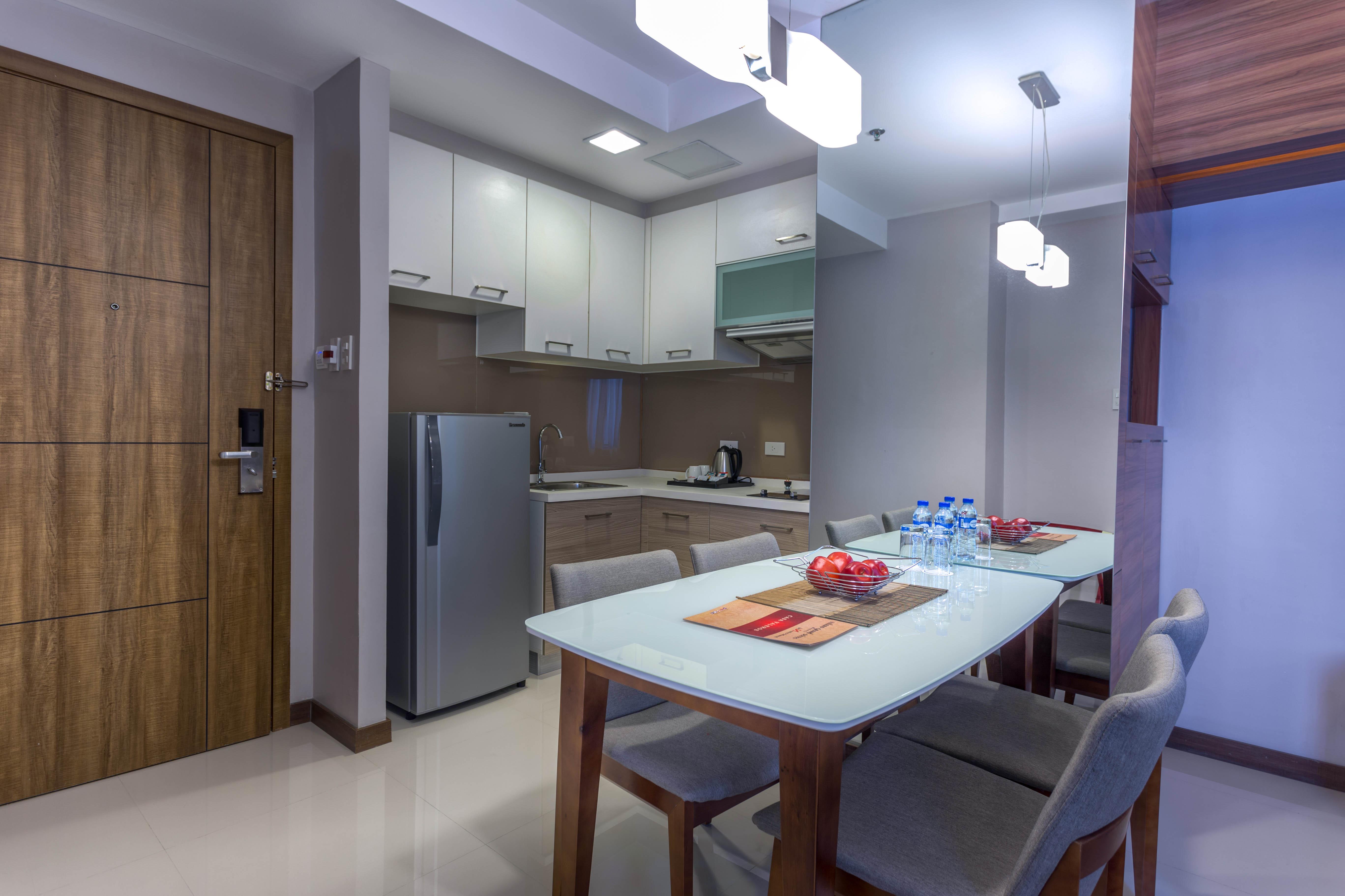 Valero Grand Suites By Swiss-Belhotel Makati City Exterior photo