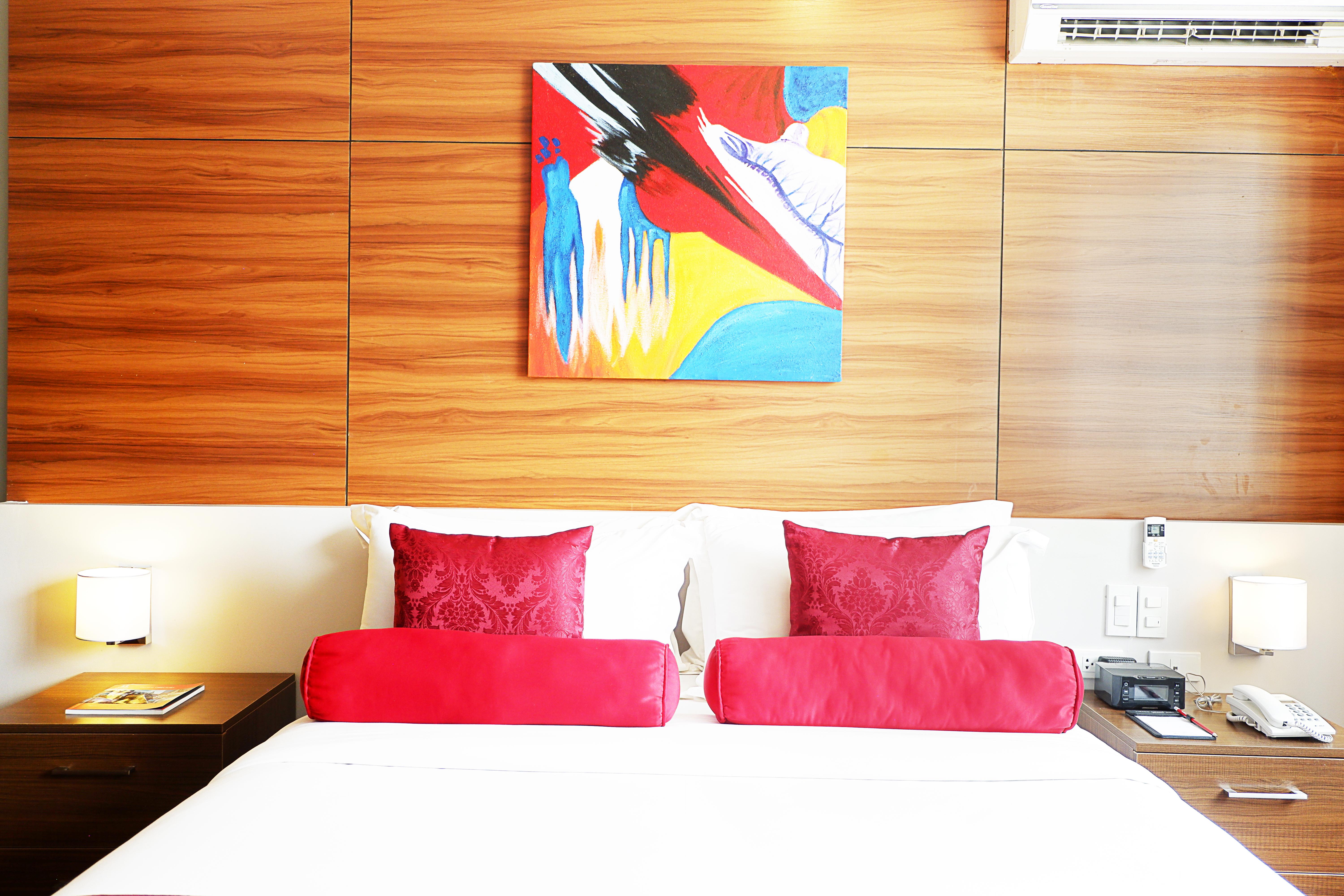 Valero Grand Suites By Swiss-Belhotel Makati City Exterior photo