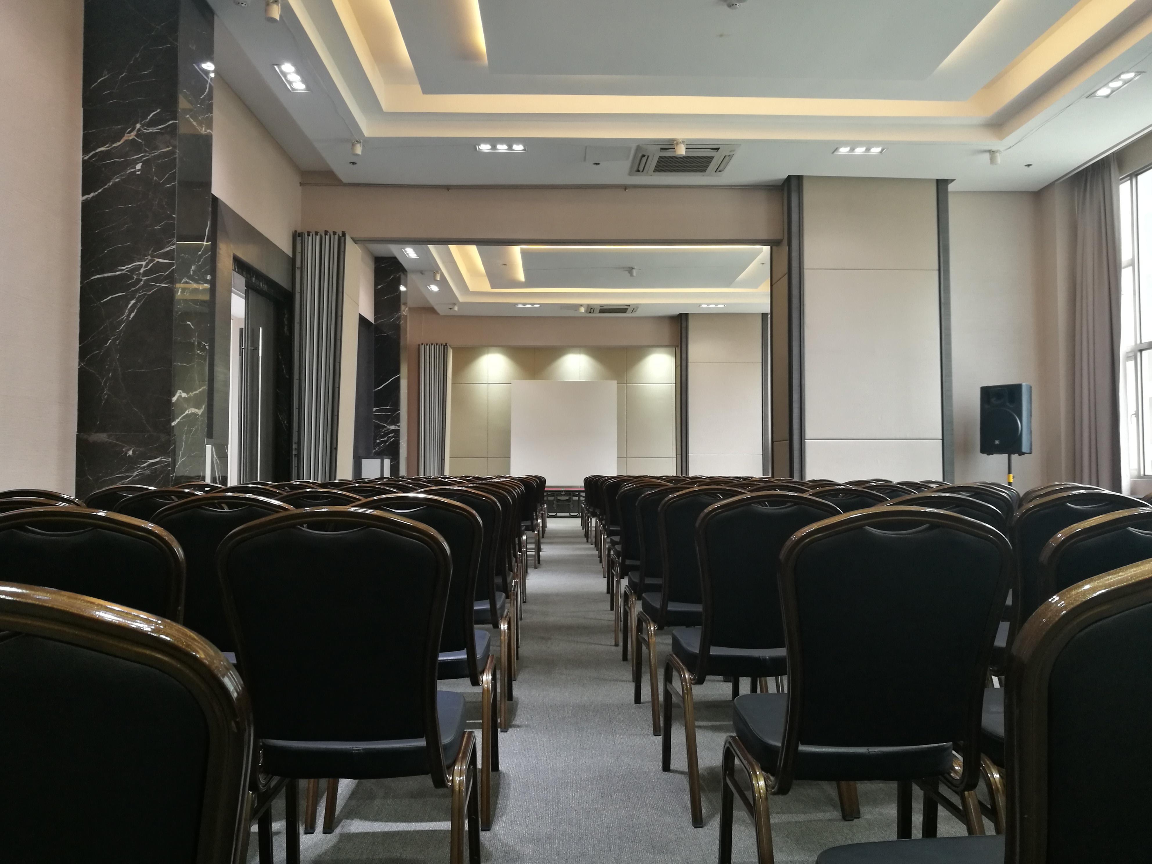 Valero Grand Suites By Swiss-Belhotel Makati City Exterior photo